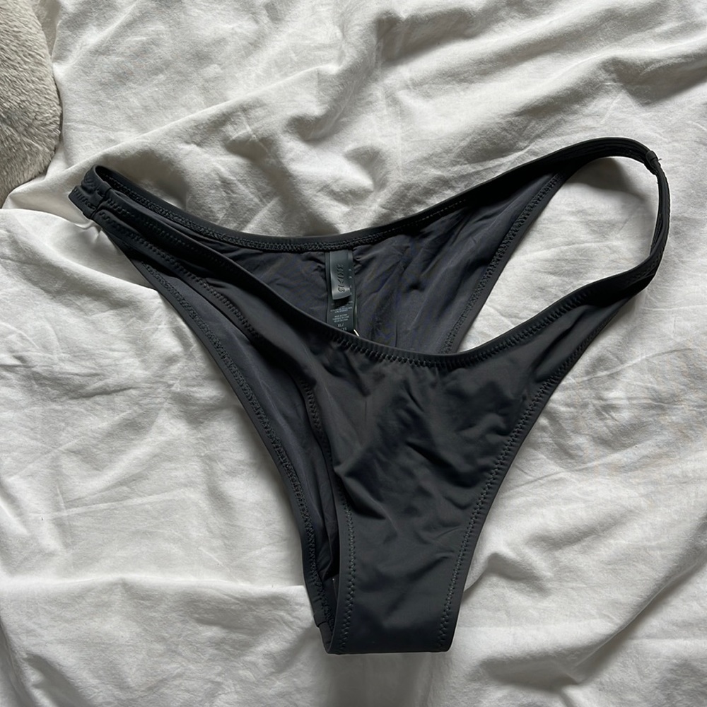 Skims Swim Cheeky bottoms
